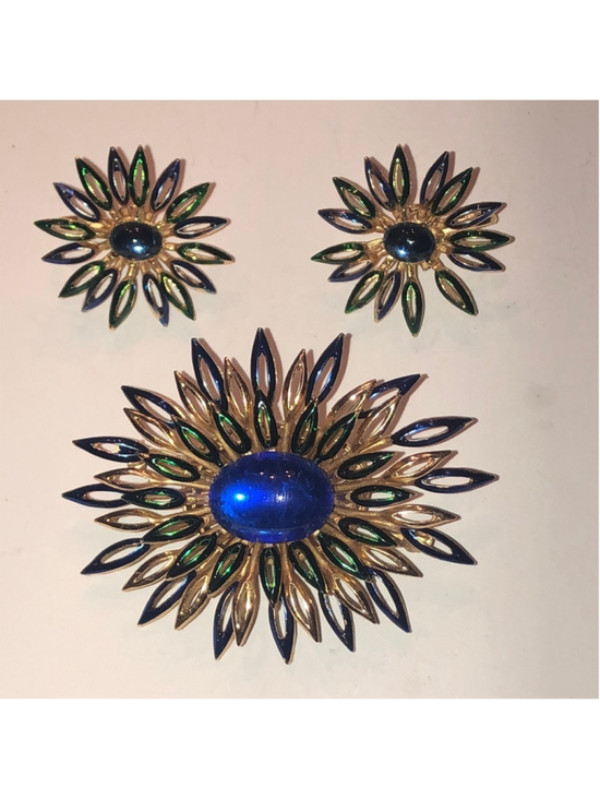 Trifari Jewelry - Trifari Crown Gold Tone Blue Cabochon Green Enamel 3D Floral Brooch Earrings Set